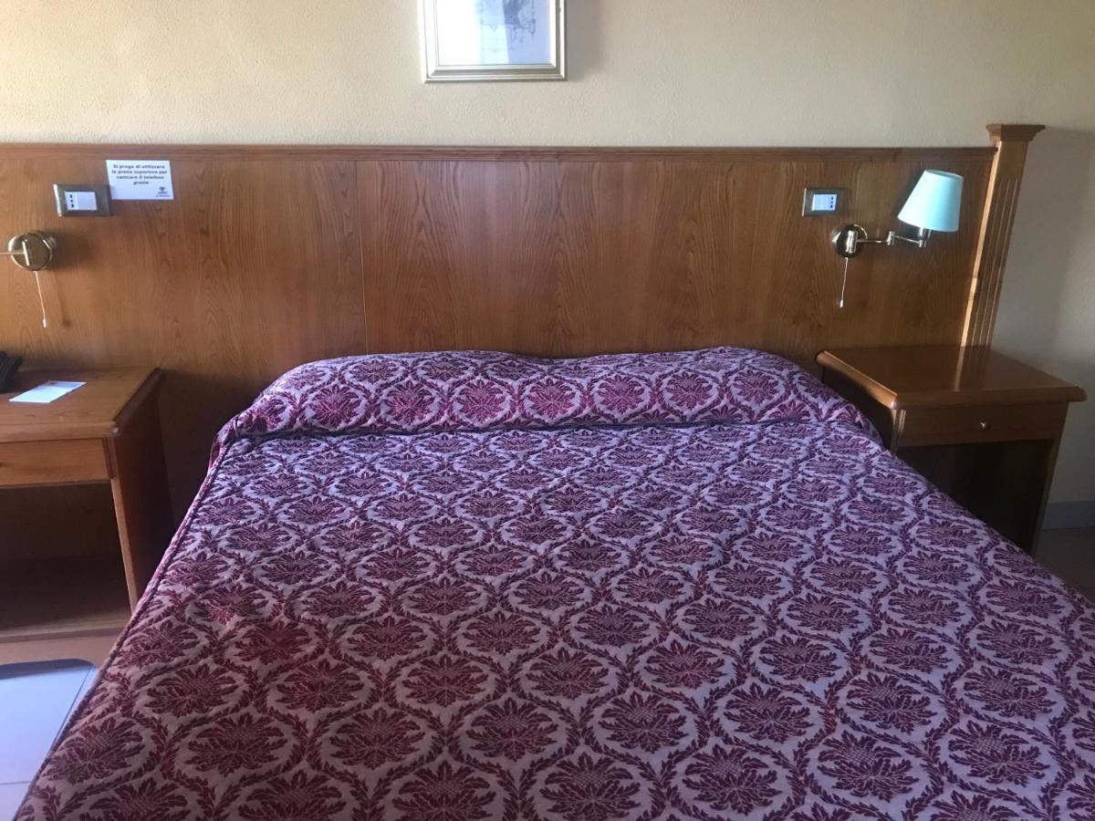 Casale Certosa Hotel Pavona Ngoại thất bức ảnh