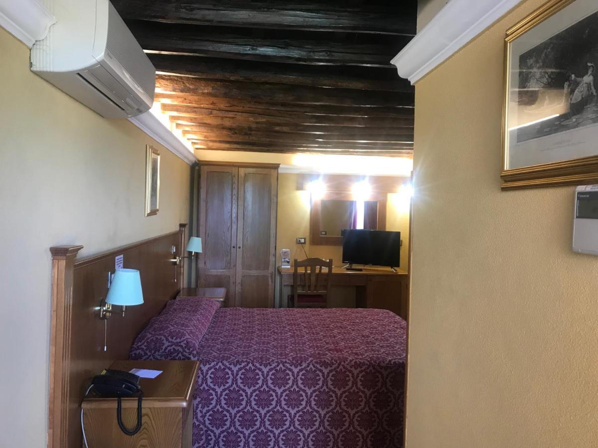 Casale Certosa Hotel Pavona Ngoại thất bức ảnh