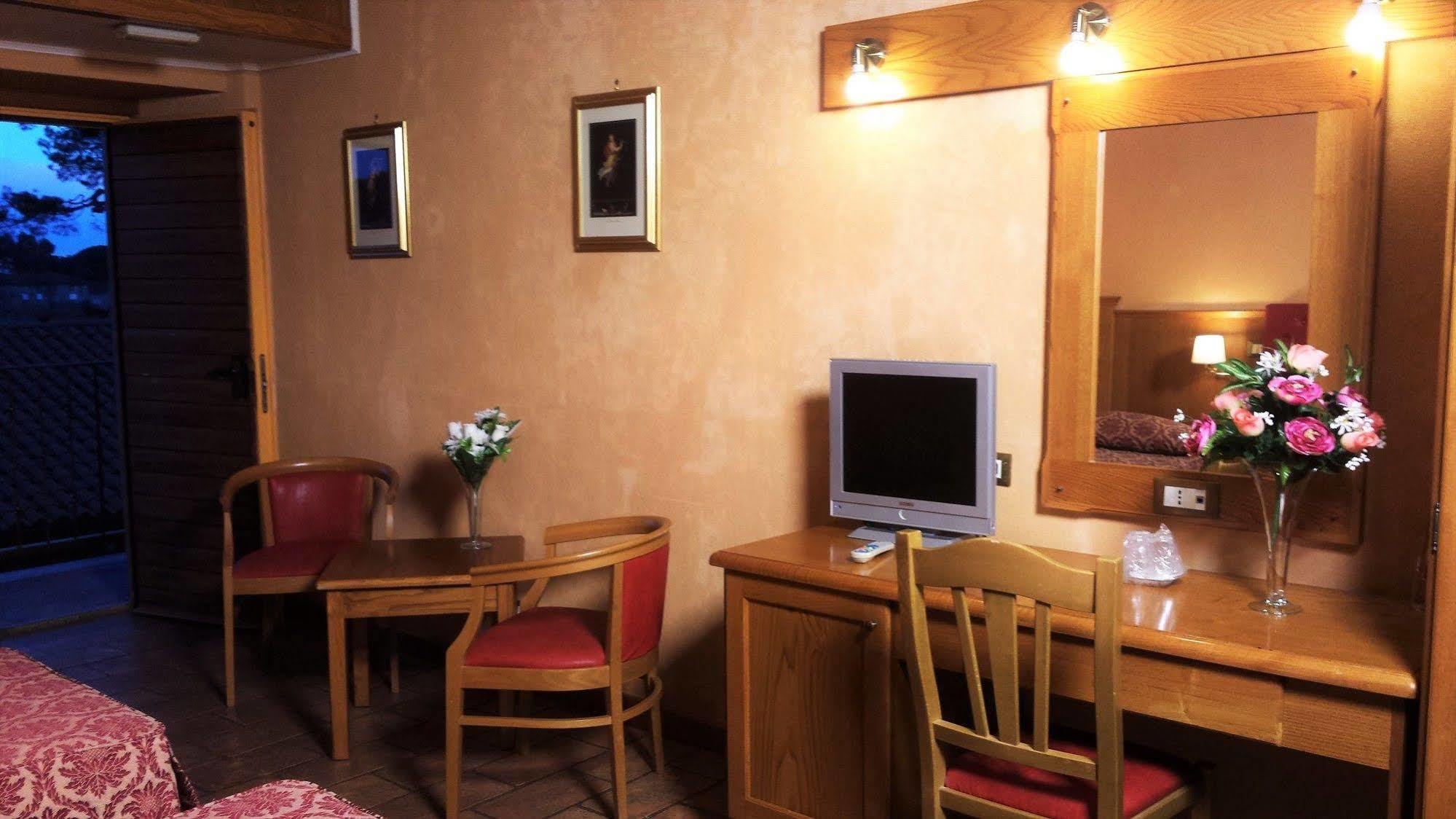 Casale Certosa Hotel Pavona Ngoại thất bức ảnh